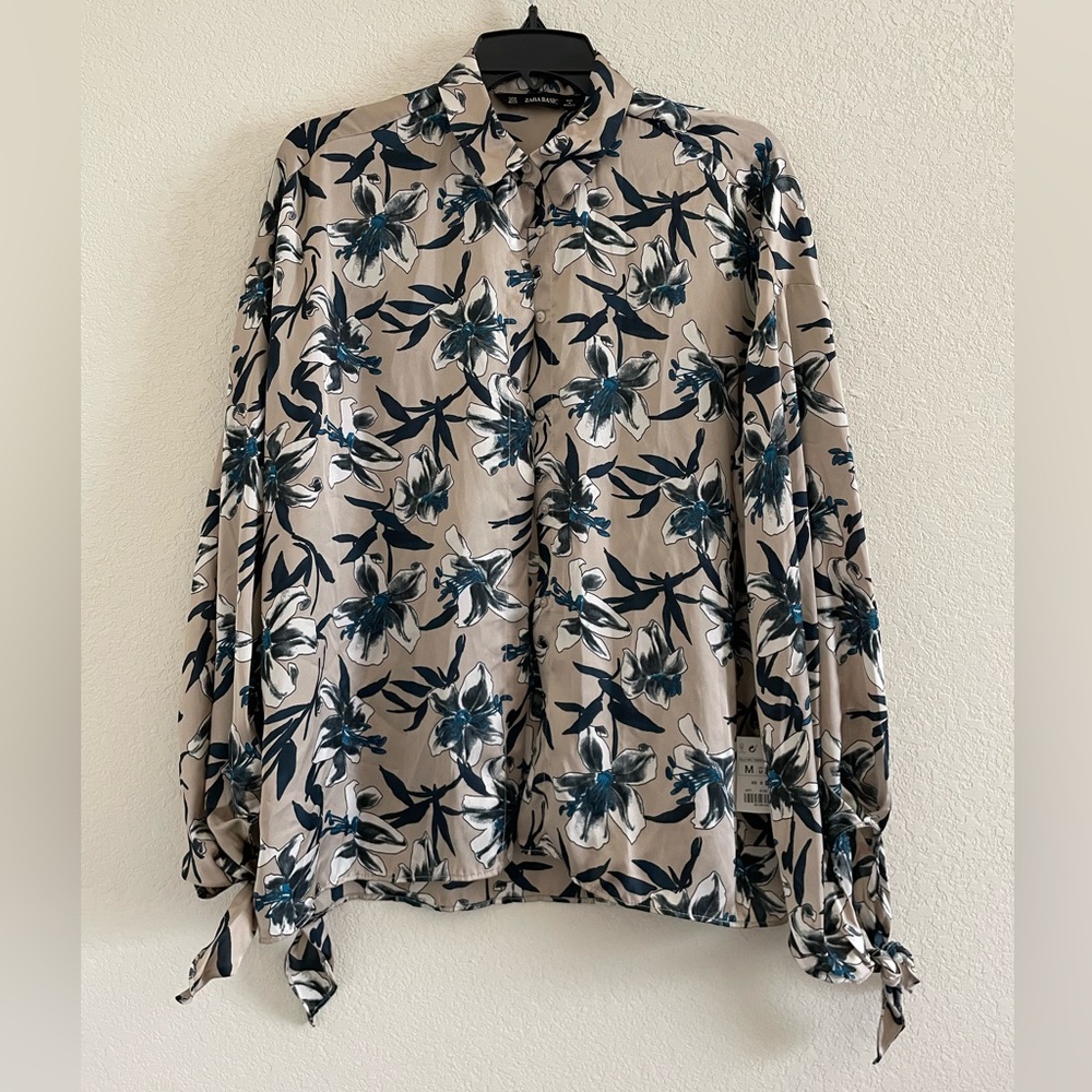 Zara • Floral Button Down Blouse - Picture 2 of 7